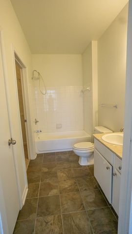 4261 NE Meadow Creek Circle 306, Fayetteville, AR 72703
