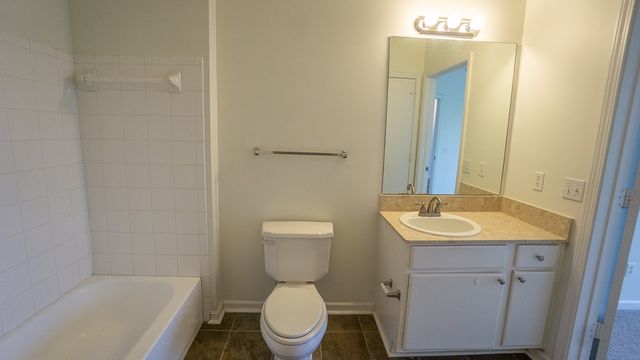 4261 NE Meadow Creek Circle 306, Fayetteville, AR 72703