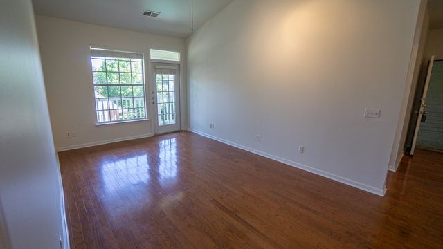 4261 NE Meadow Creek Circle 306, Fayetteville, AR 72703