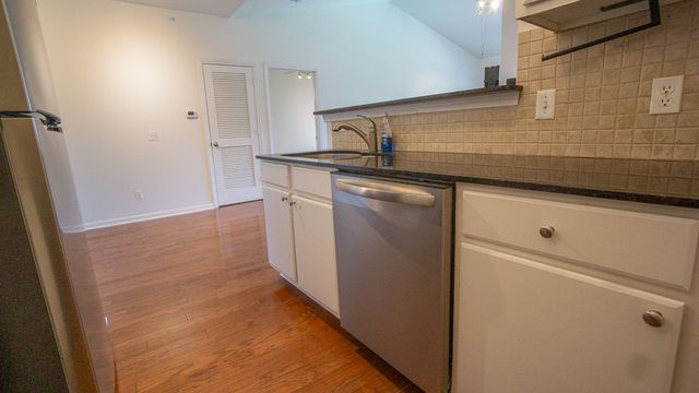 4261 NE Meadow Creek Circle 306, Fayetteville, AR 72703
