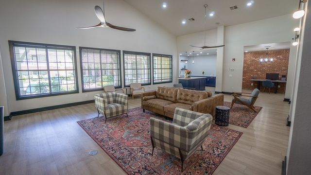 4261 NE Meadow Creek Circle 306, Fayetteville, AR 72703