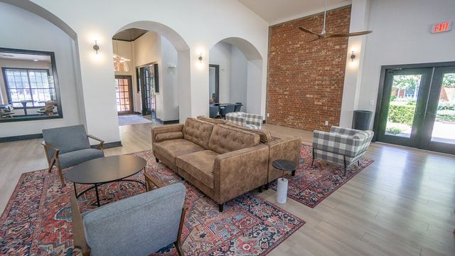 4261 NE Meadow Creek Circle 306, Fayetteville, AR 72703