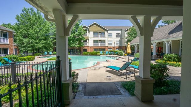 4261 NE Meadow Creek Circle 306, Fayetteville, AR 72703