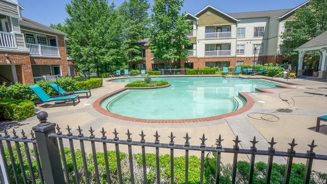 4261 NE Meadow Creek Circle 306, Fayetteville, AR 72703