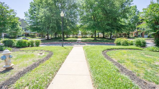 4261 NE Meadow Creek Circle 306, Fayetteville, AR 72703