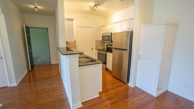 4261 NE Meadow Creek Circle 306, Fayetteville, AR 72703