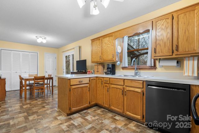 115 Apple Blossom Drive, Morganton, NC 28655