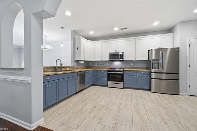 705 Charthouse CIR, Hampton, VA 23664