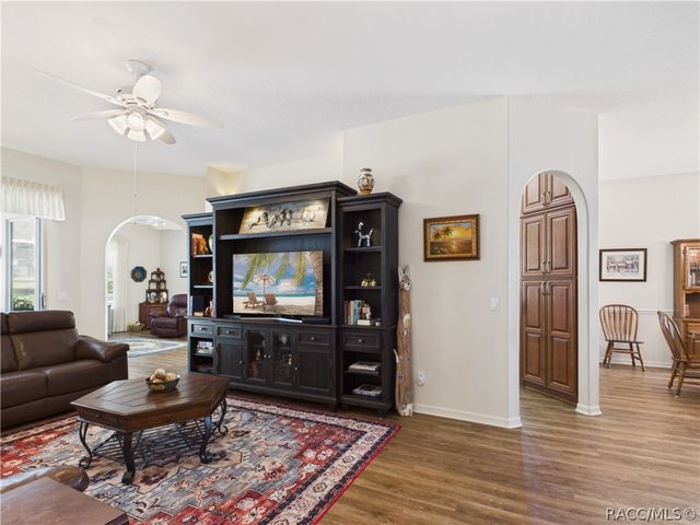 42 W Byrsonima Loop, Homosassa, FL 34446