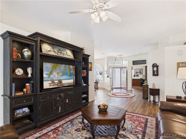 42 W Byrsonima Loop, Homosassa, FL 34446