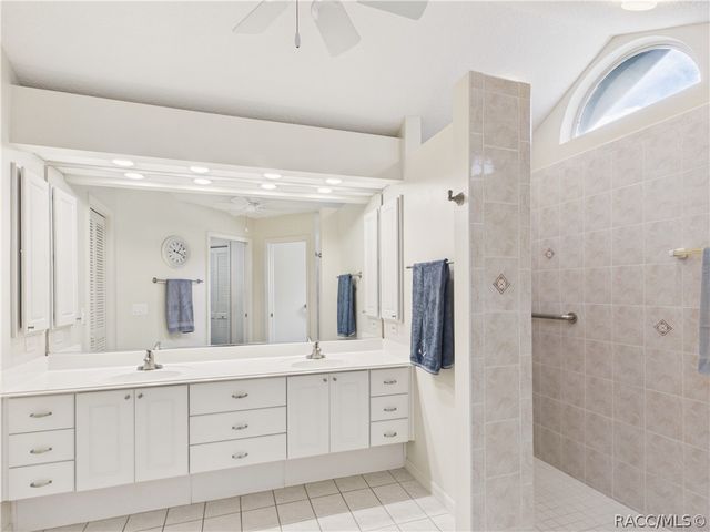 42 W Byrsonima Loop, Homosassa, FL 34446