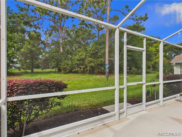 42 W Byrsonima Loop, Homosassa, FL 34446