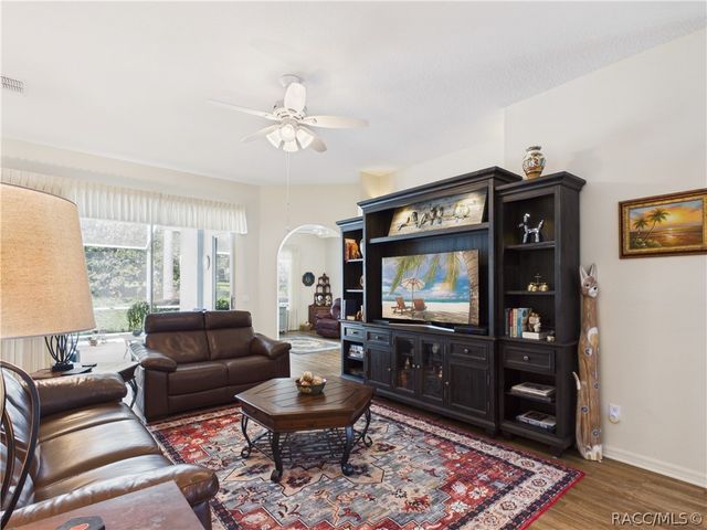 42 W Byrsonima Loop, Homosassa, FL 34446