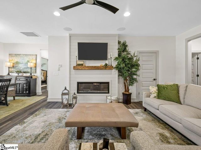 2355 Mays Bridge Road, Greer, SC 29651