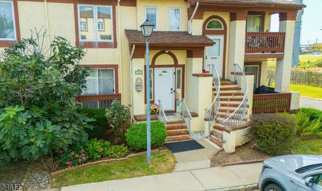 305 Michaels Ct, Woodbridge Twp., NJ 07095