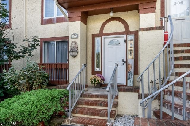 305 Michaels Ct, Woodbridge Twp., NJ 07095