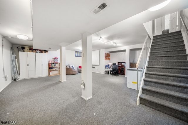 305 Michaels Ct, Woodbridge Twp., NJ 07095