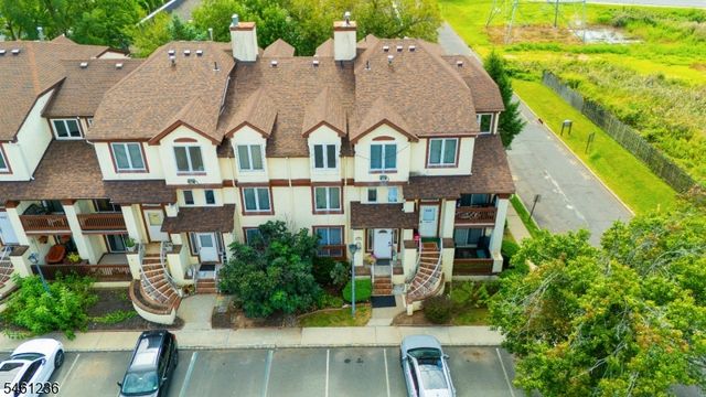 305 Michaels Ct, Woodbridge Twp., NJ 07095