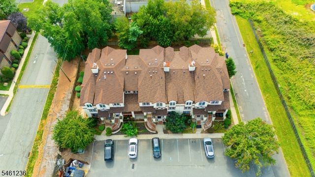 305 Michaels Ct, Woodbridge Twp., NJ 07095