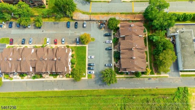 305 Michaels Ct, Woodbridge Twp., NJ 07095