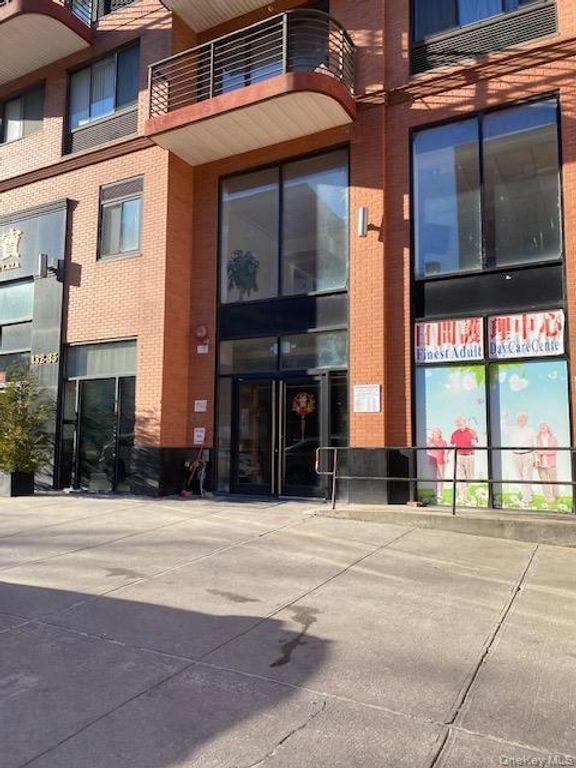 132-35 41st Road CF1E & CF1F, Flushing, NY 11355 — exterior
