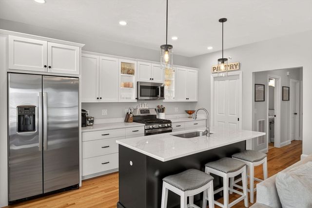 2 Hawthorne, Plymouth, MA 02360
