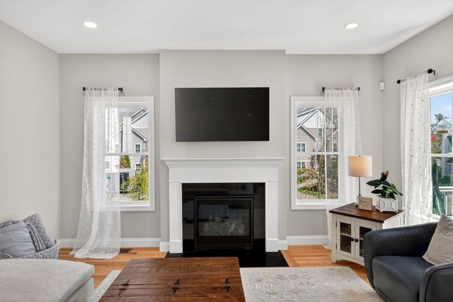 2 Hawthorne, Plymouth, MA 02360