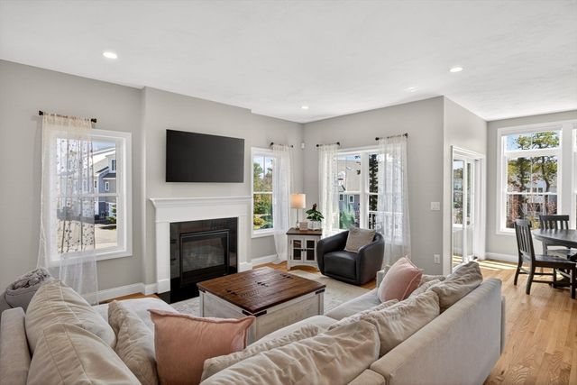 2 Hawthorne, Plymouth, MA 02360