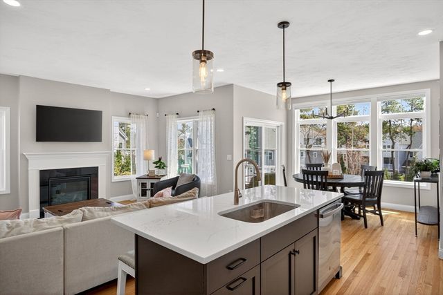 2 Hawthorne, Plymouth, MA 02360