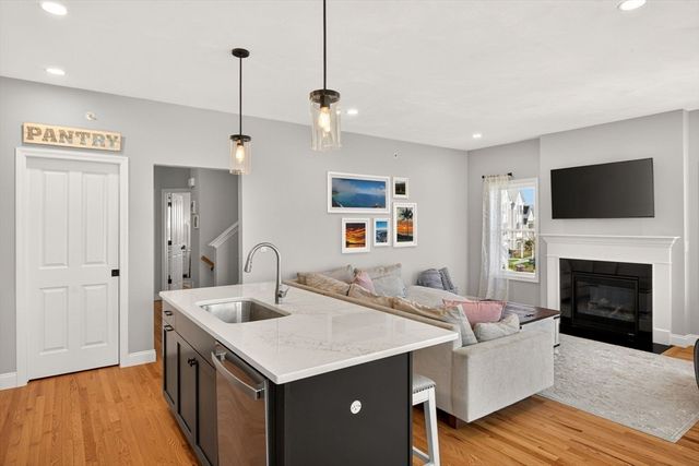 2 Hawthorne, Plymouth, MA 02360