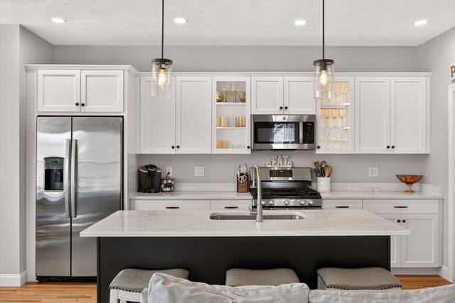 2 Hawthorne, Plymouth, MA 02360