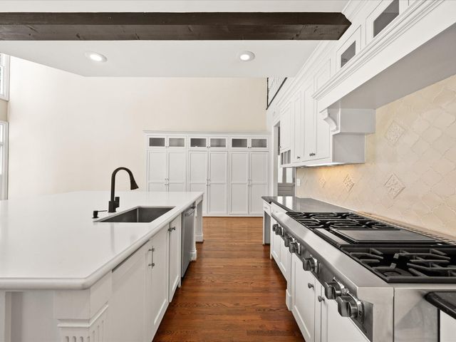 83 S Longspur Drive, The Woodlands, TX 77380