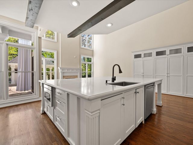 83 S Longspur Drive, The Woodlands, TX 77380