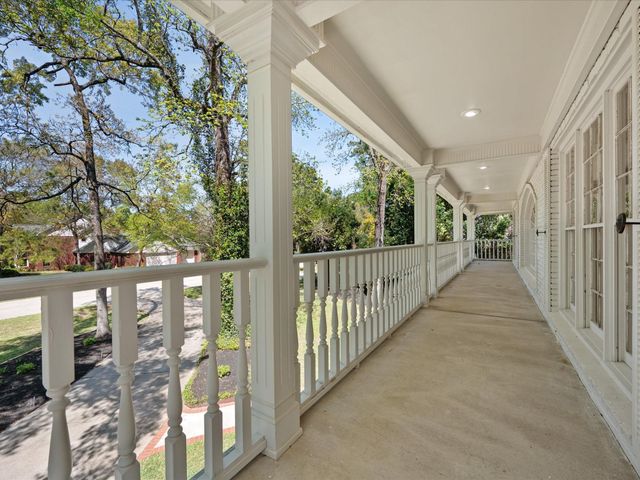 83 S Longspur Drive, The Woodlands, TX 77380