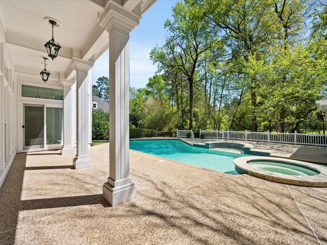 83 S Longspur Drive, The Woodlands, TX 77380