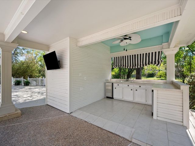 83 S Longspur Drive, The Woodlands, TX 77380