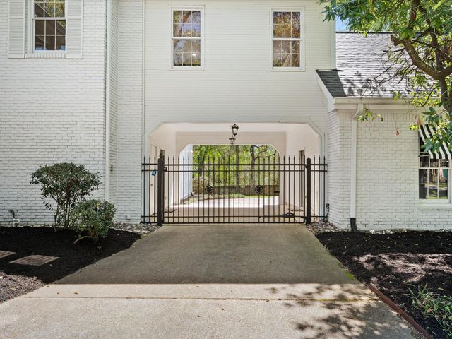 83 S Longspur Drive, The Woodlands, TX 77380