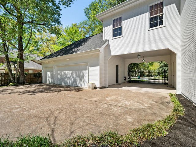 83 S Longspur Drive, The Woodlands, TX 77380