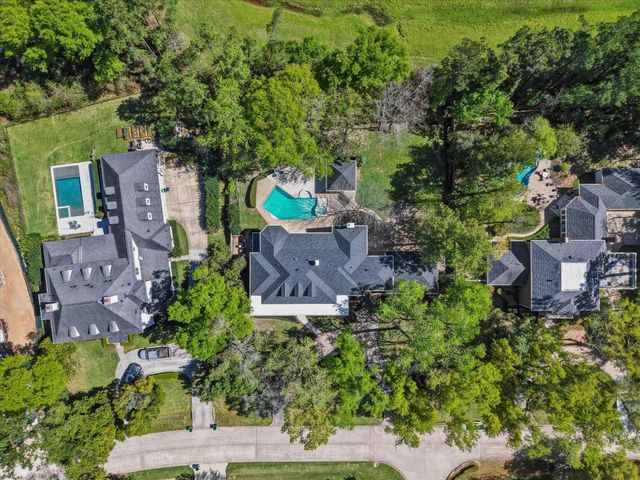 83 S Longspur Drive, The Woodlands, TX 77380