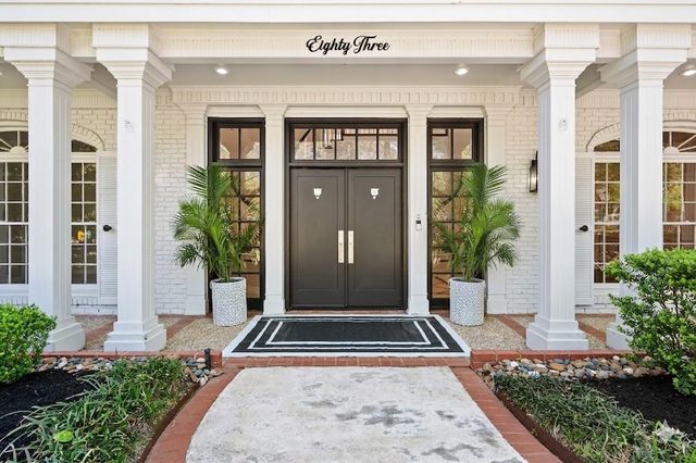 83 S Longspur Drive, The Woodlands, TX 77380