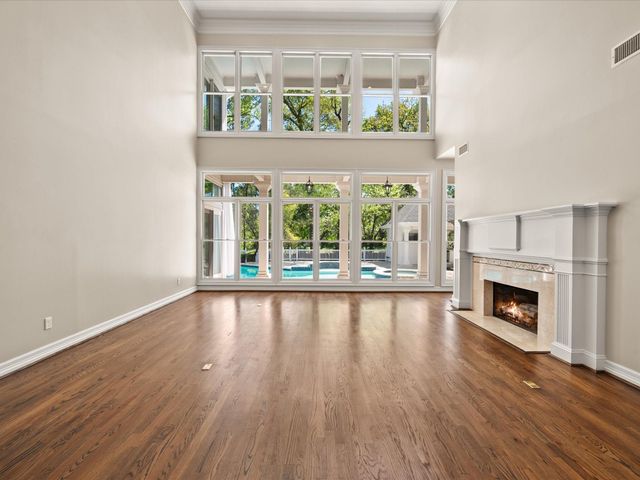 83 S Longspur Drive, The Woodlands, TX 77380