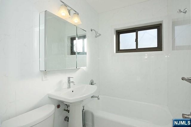 3020 Edwin Avenue 2J, Fort Lee, NJ 07024