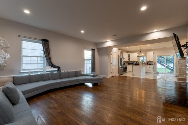 55 walnut Street, Edison, NJ 08817