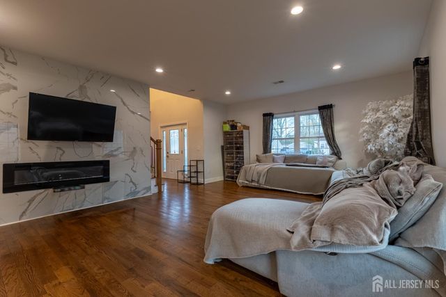 55 walnut Street, Edison, NJ 08817