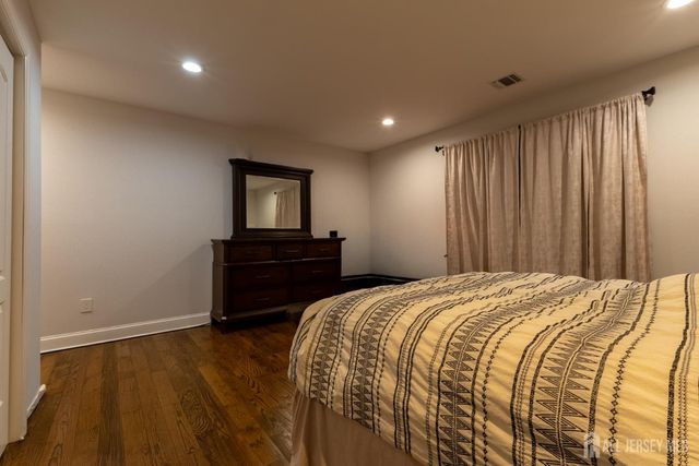 55 walnut Street, Edison, NJ 08817