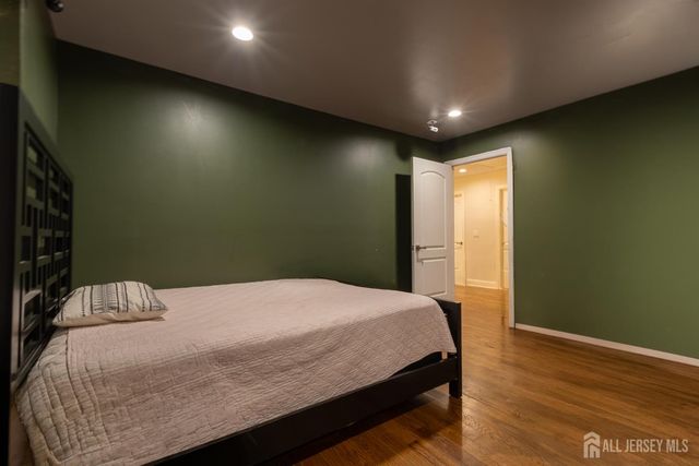 55 walnut Street, Edison, NJ 08817