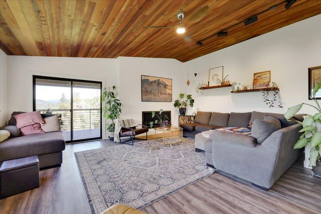 17513 Derby Way, Penn Valley, CA 95946