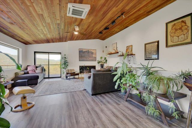 17513 Derby Way, Penn Valley, CA 95946