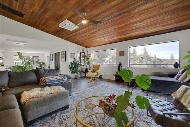 17513 Derby Way, Penn Valley, CA 95946