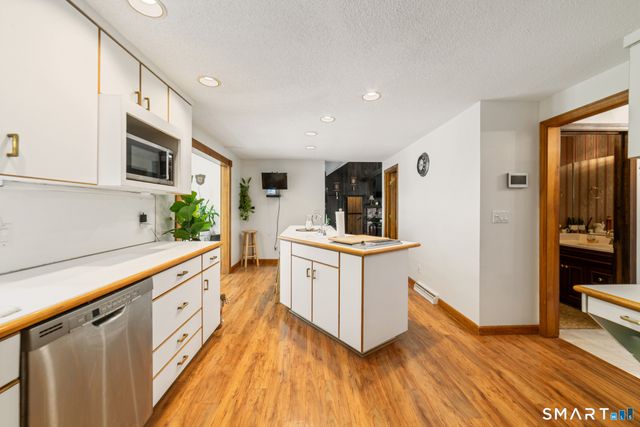 100 Blue Trail, Hamden, CT 06518